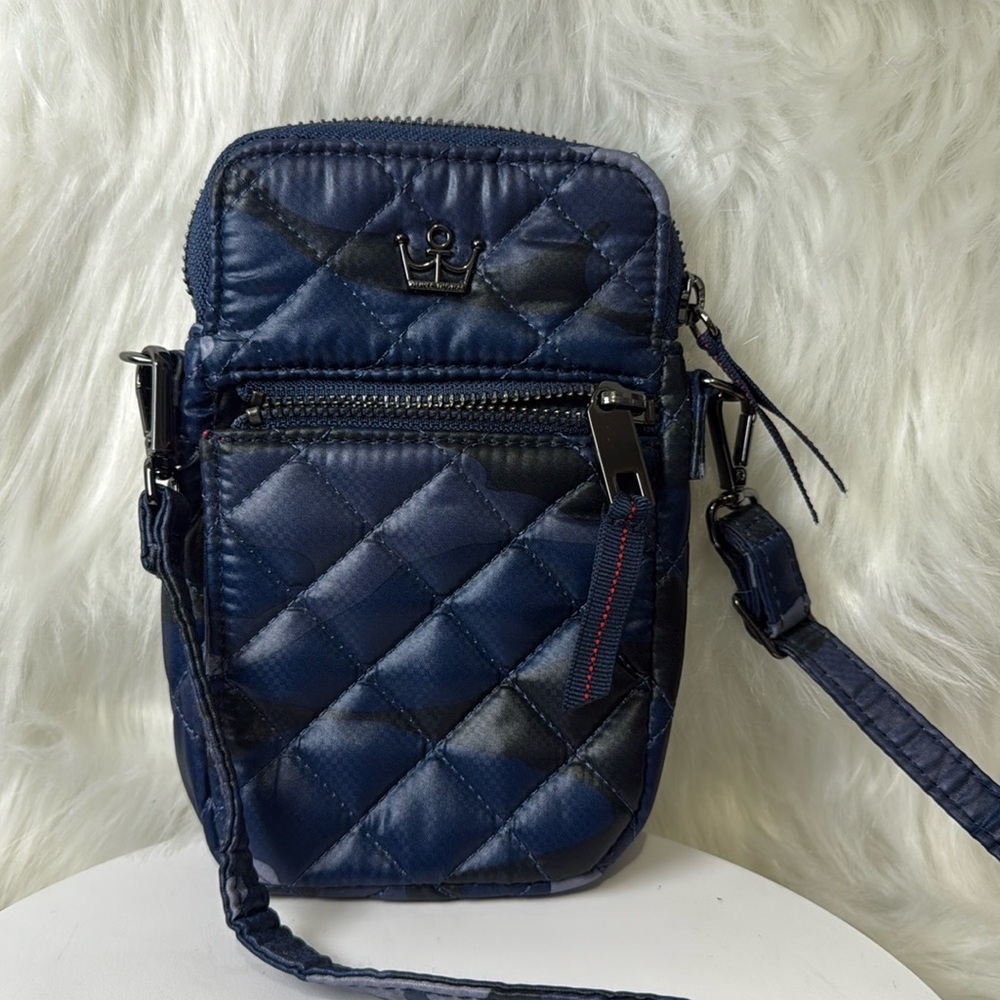 Oliver Thomas 24+7 crossbody puffy camouflage‎ small phone purse/messenger